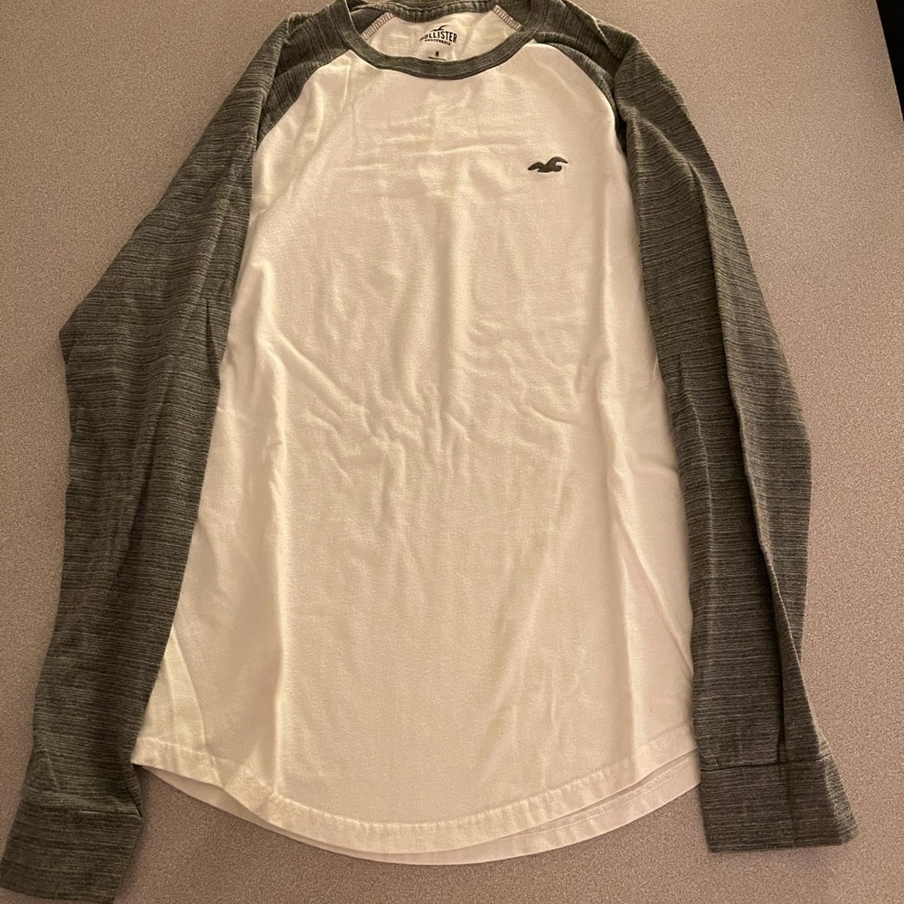 Men’s long sleeve hollister shirt